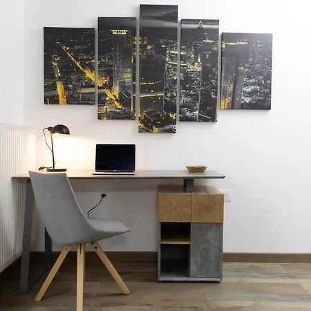 Easy Location - Parking - Free Wifi - Tourism And Business Appartement *