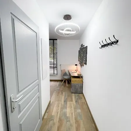 Appartement Easy Location - Parking - Free Wifi - Tourism And Business
