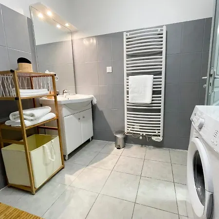 Διαμέρισμα Easy Location - Parking - Free Wifi - Tourism And Business *