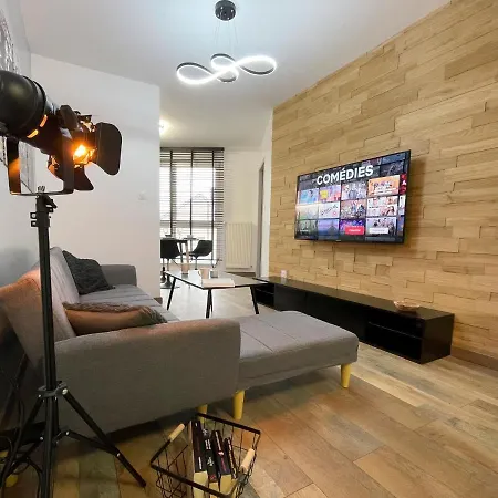 Easy Location - Parking - Free Wifi - Tourism And Business Appartement