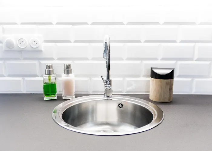 Easy Location - Parking - Free Wifi - Tourism And Business