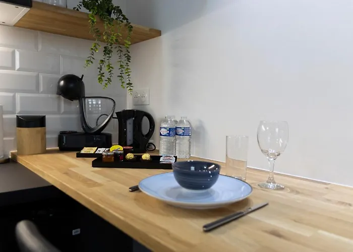 Easy Location - Parking - Free Wifi - Tourism And Business Appartement