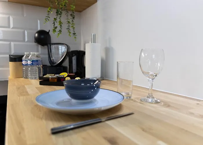 Easy Location - Parking - Free Wifi - Tourism And Business Appartement