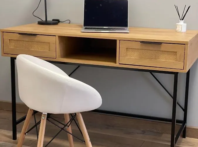 Easy Location - Parking - Free Wifi - Tourism And Business *